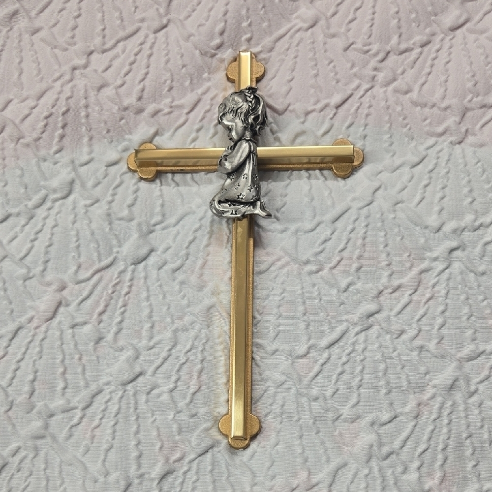 Vintage Camco Praying Girl Children’s Cross Crucifix Gold Pewter Wall Hanging